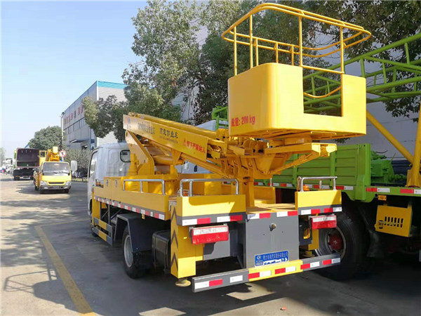 東風(fēng)國六18米伸縮臂高空作業(yè)車-程力直臂高空作業(yè)車