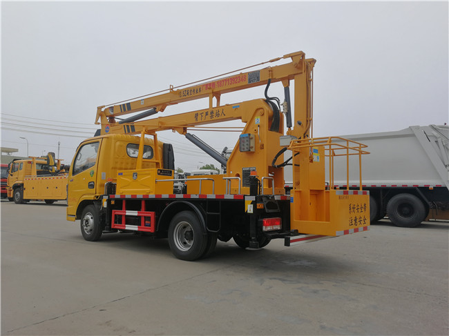 國(guó)六東風(fēng)13.5米曲臂高空作業(yè)車