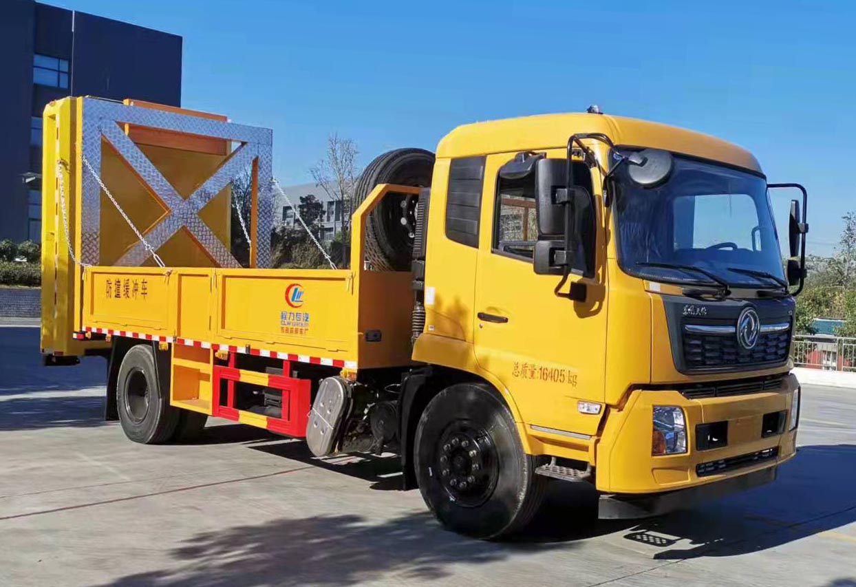 程力威牌CLW5160TFZD6型防撞緩沖車