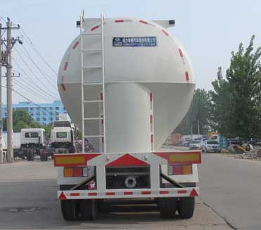 程力威牌CLW9405GFL型低密度粉粒物料運輸半掛車